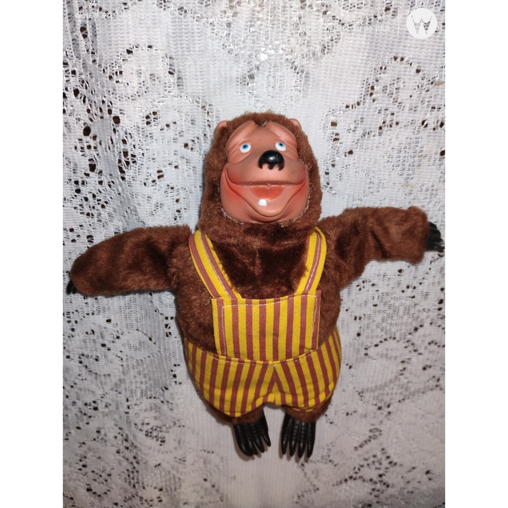Vintage 1980s Show Biz Pizza Place Bear Billy Bob Plush